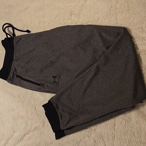 Under Armour Men's Loose Fit Joggers -Like new